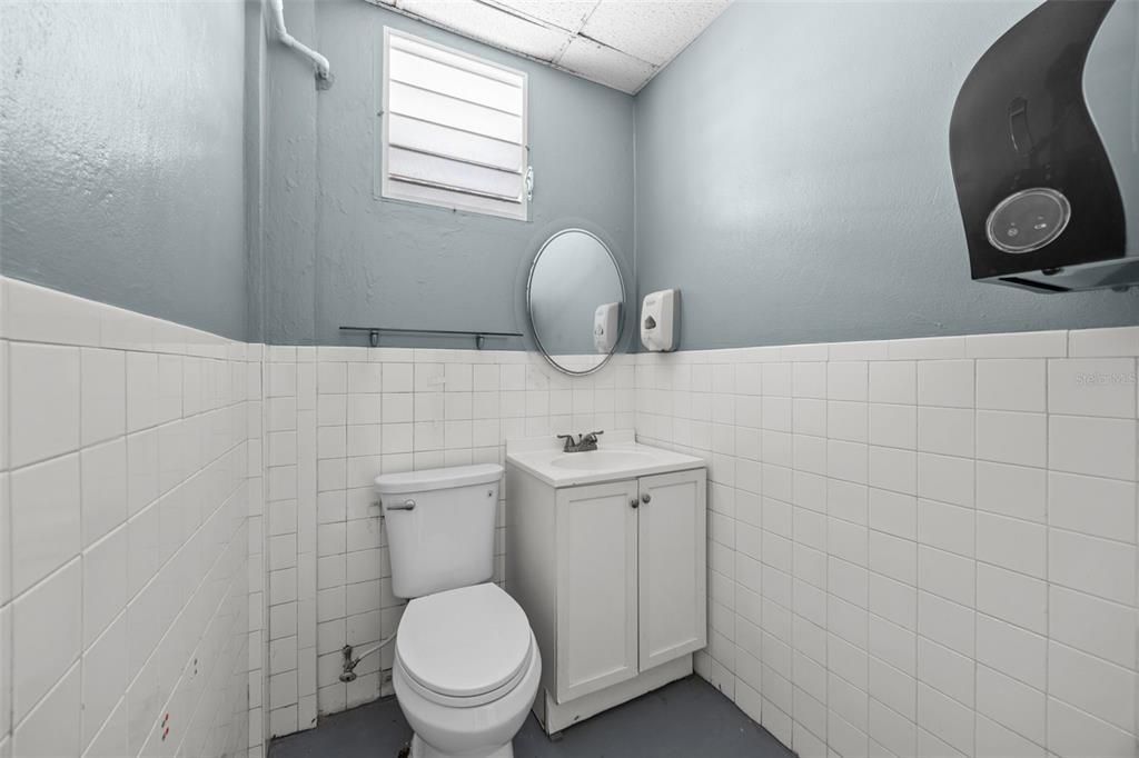 En Venta: $695,000 (3 camas, 1 baños, 3100 Pies cuadrados)