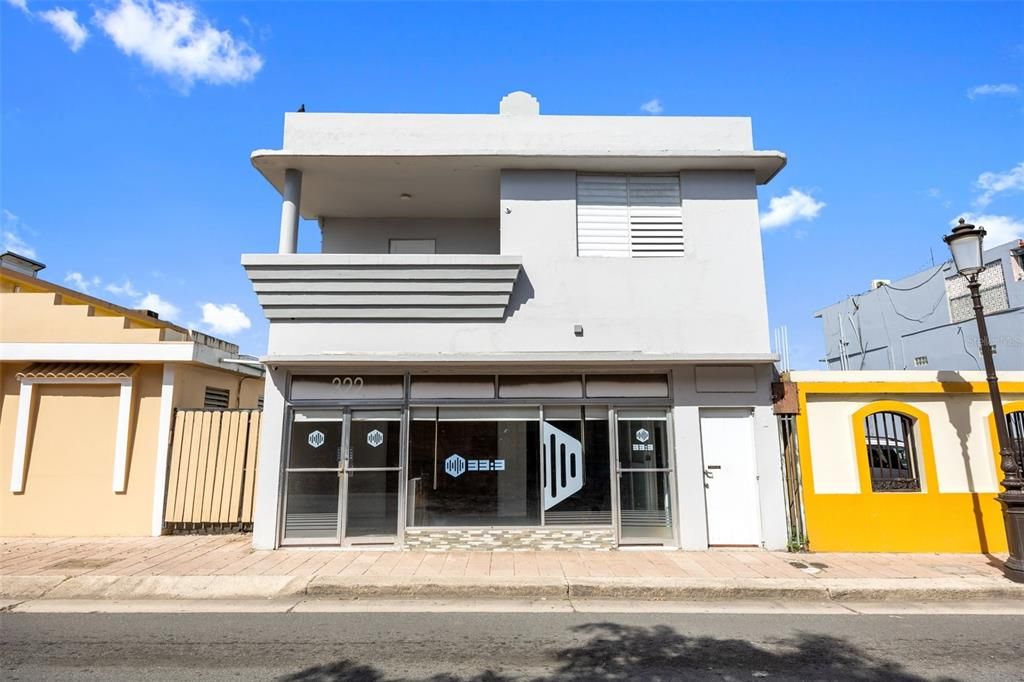 En Venta: $695,000 (3 camas, 1 baños, 3100 Pies cuadrados)