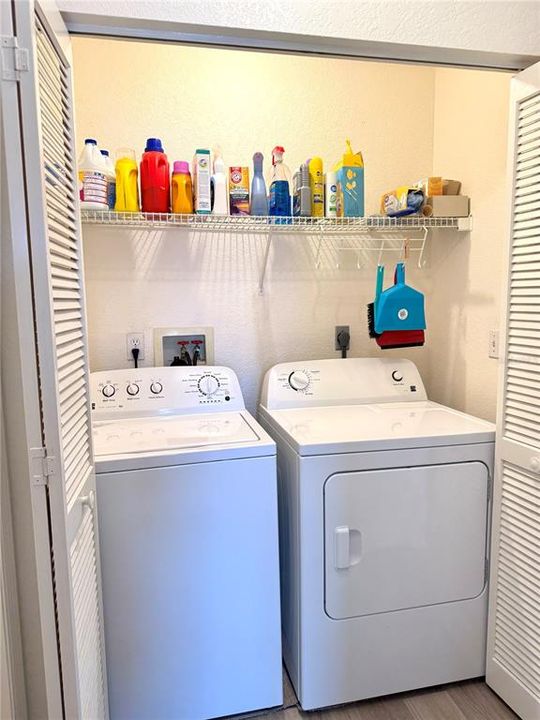 Active With Contract: $136,900 (2 beds, 2 baths, 891 Square Feet)