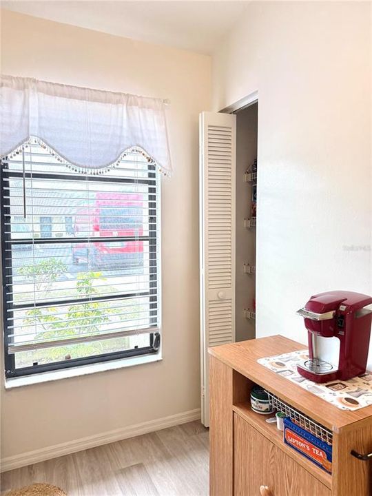 Active With Contract: $136,900 (2 beds, 2 baths, 891 Square Feet)