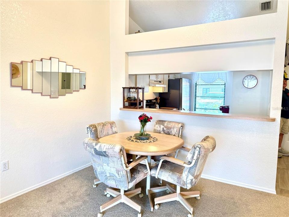 Active With Contract: $136,900 (2 beds, 2 baths, 891 Square Feet)