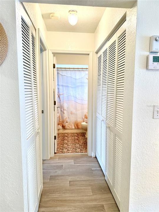 Active With Contract: $136,900 (2 beds, 2 baths, 891 Square Feet)