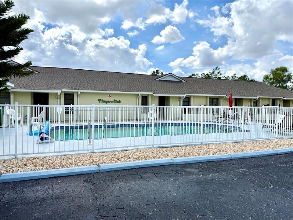 Active With Contract: $136,900 (2 beds, 2 baths, 891 Square Feet)