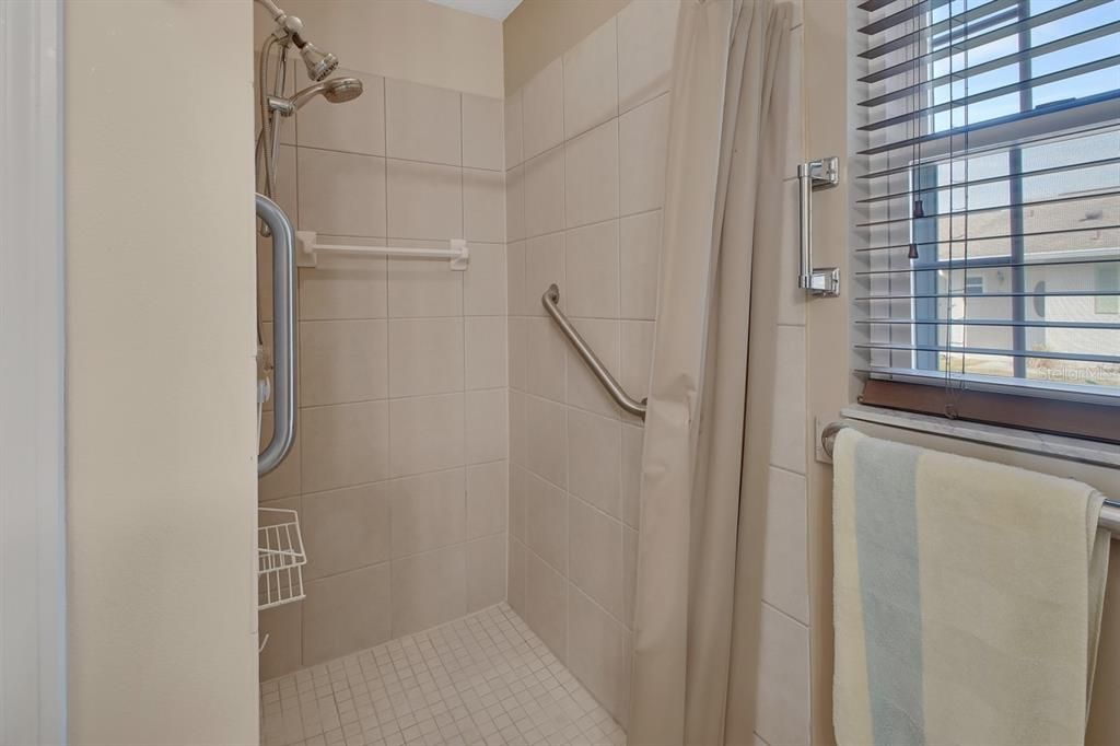 En Venta: $190,000 (2 camas, 2 baños, 939 Pies cuadrados)