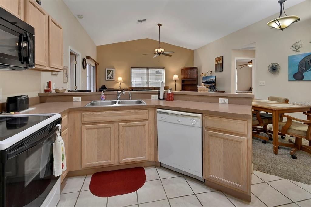 En Venta: $190,000 (2 camas, 2 baños, 939 Pies cuadrados)