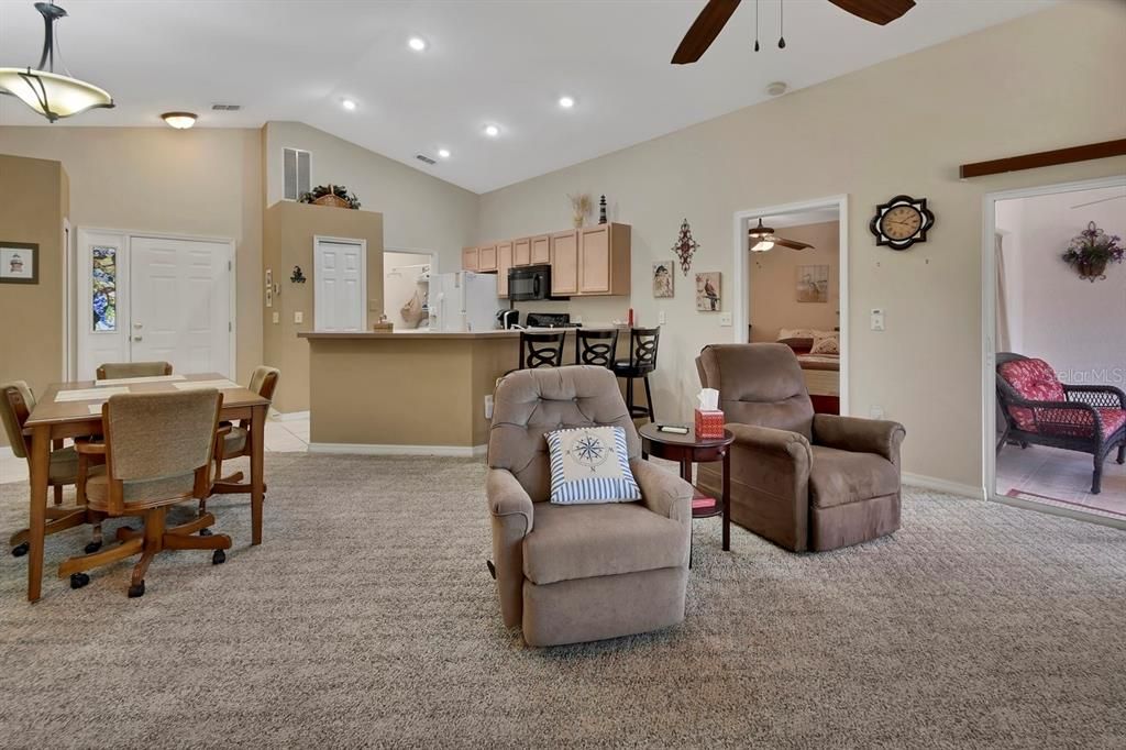 En Venta: $190,000 (2 camas, 2 baños, 939 Pies cuadrados)