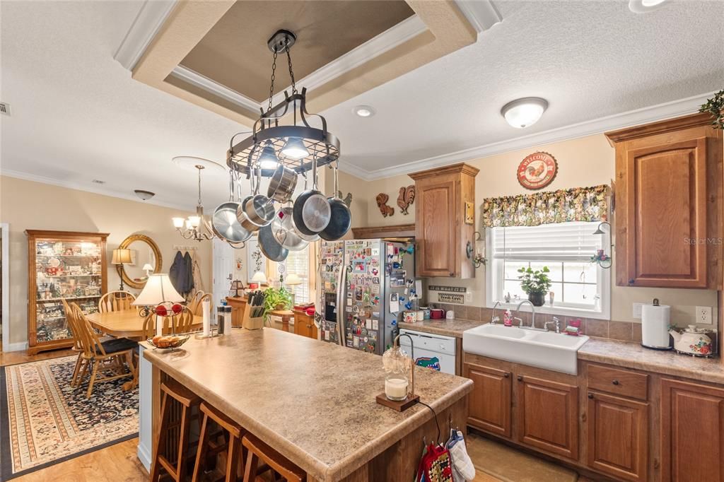 For Sale: $299,900 (3 beds, 2 baths, 1984 Square Feet)