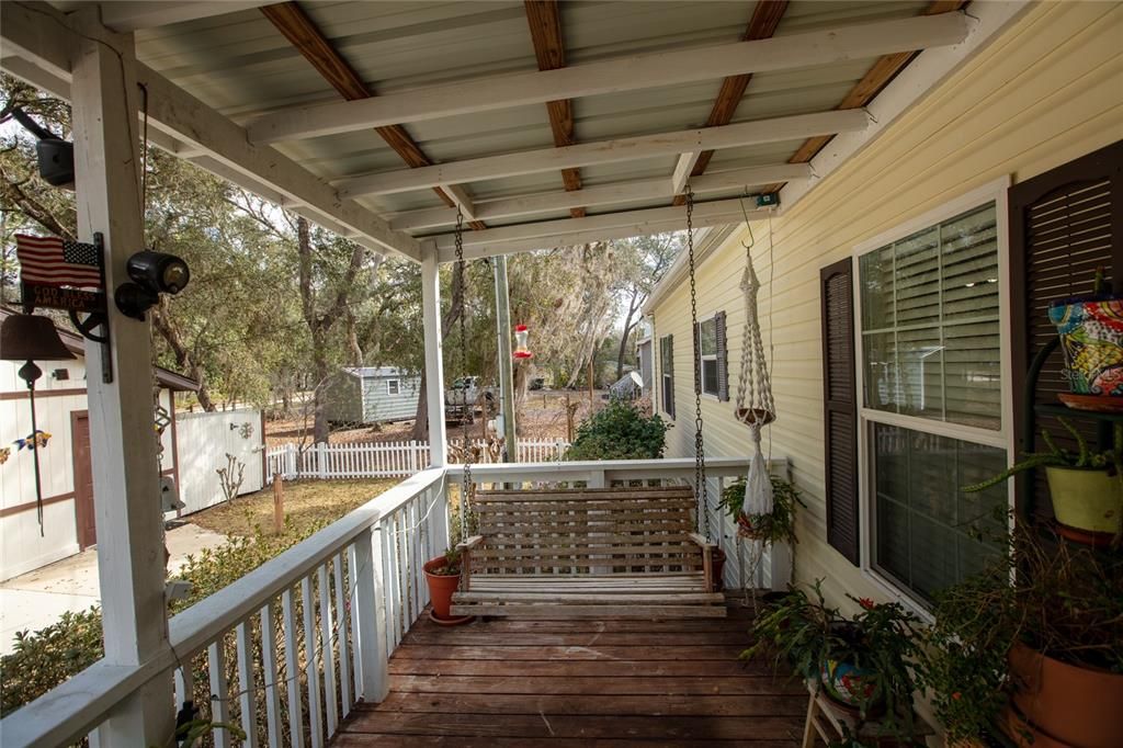 For Sale: $299,900 (3 beds, 2 baths, 1984 Square Feet)