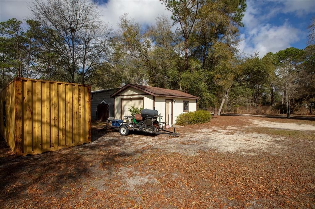 For Sale: $299,900 (3 beds, 2 baths, 1984 Square Feet)