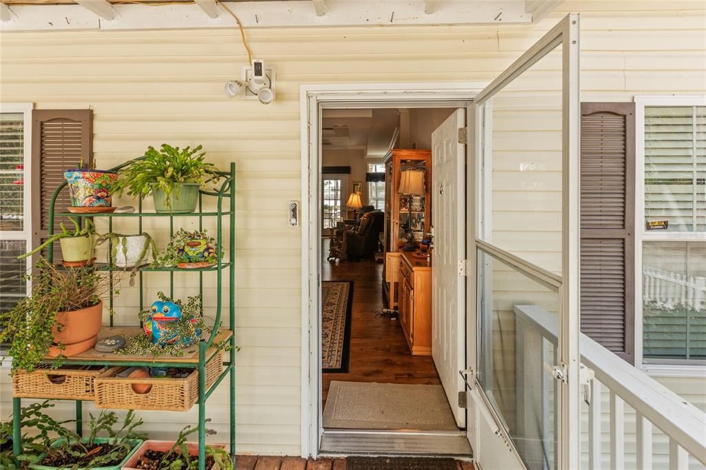 For Sale: $299,900 (3 beds, 2 baths, 1984 Square Feet)