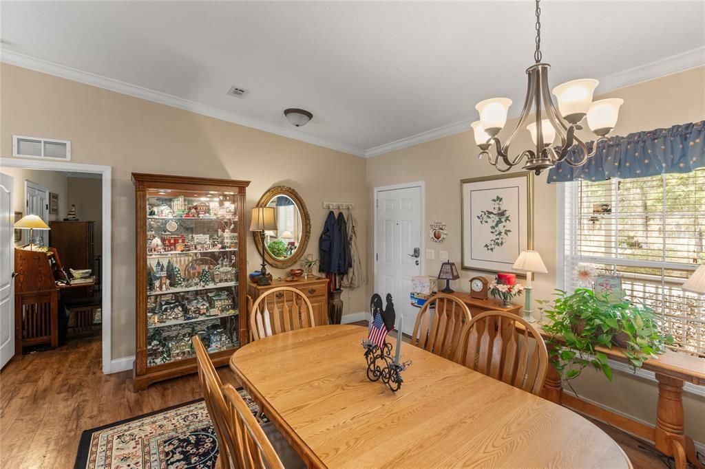 For Sale: $299,900 (3 beds, 2 baths, 1984 Square Feet)