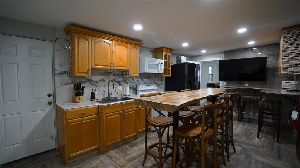 待售: $55,800 (0 贝兹, 0 浴室, 1796 平方英尺)