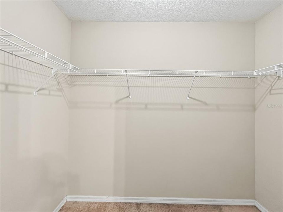 Activo con contrato: $580,000 (5 camas, 3 baños, 3825 Pies cuadrados)