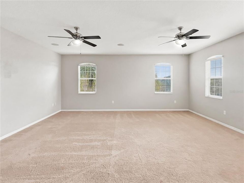 Activo con contrato: $580,000 (5 camas, 3 baños, 3825 Pies cuadrados)