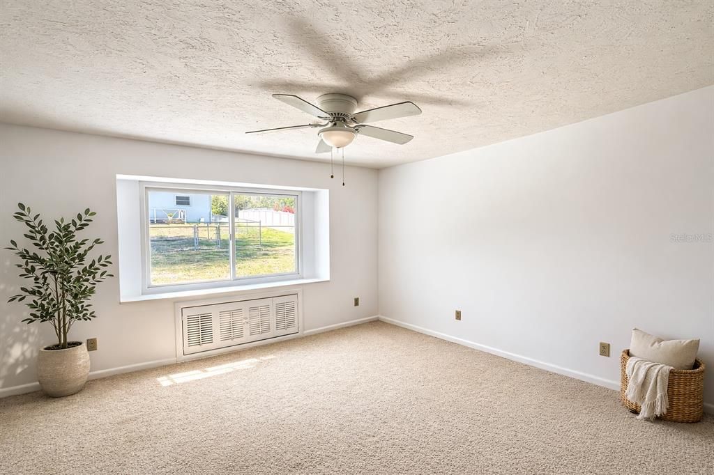 For Rent: $1,800 (3 beds, 2 baths, 1530 Square Feet)
