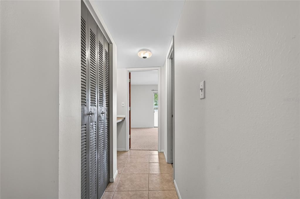 For Sale: $114,900 (1 beds, 1 baths, 834 Square Feet)