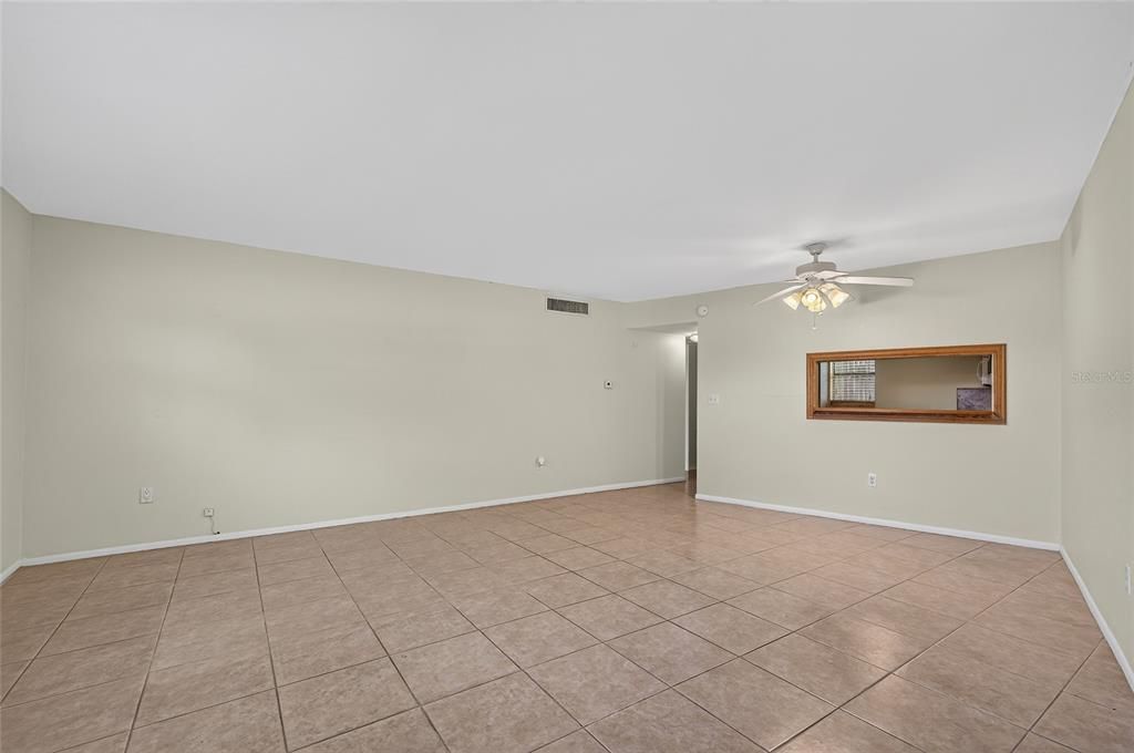 For Sale: $114,900 (1 beds, 1 baths, 834 Square Feet)
