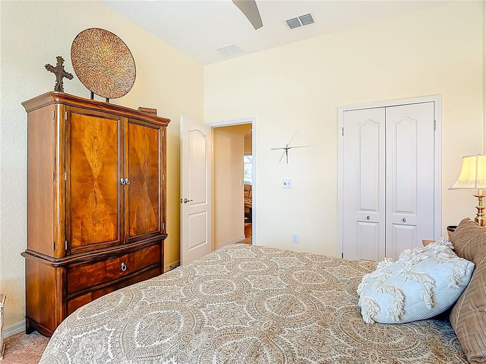 Activo con contrato: $495,000 (4 camas, 3 baños, 2467 Pies cuadrados)