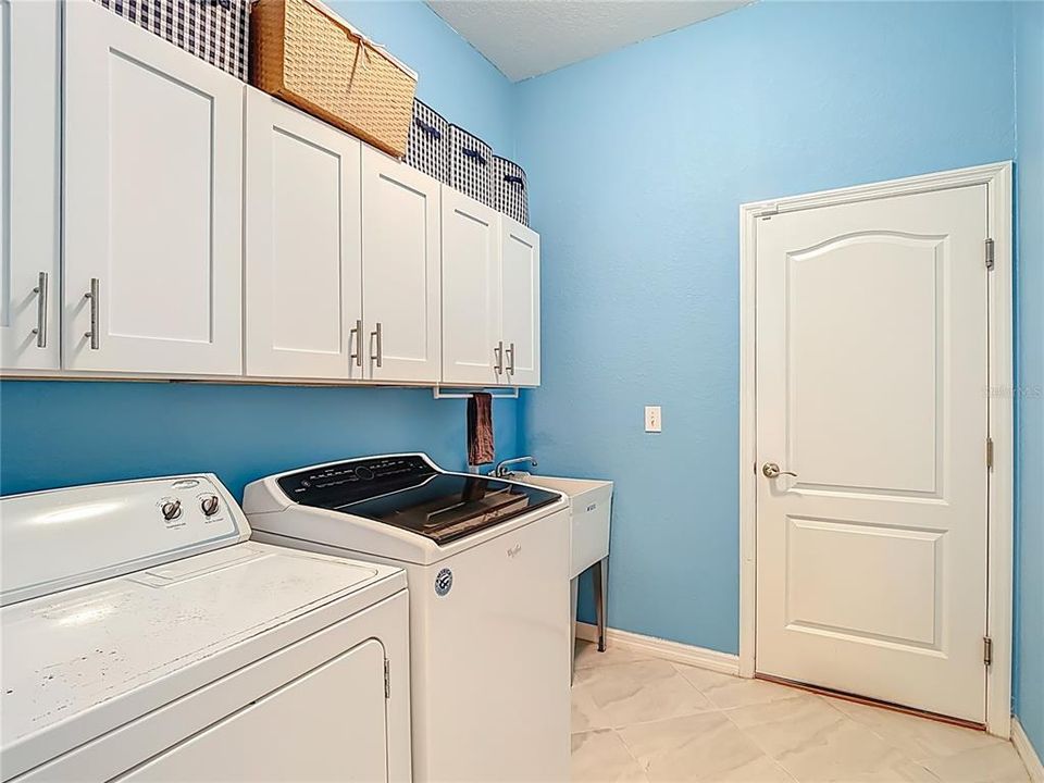 Activo con contrato: $495,000 (4 camas, 3 baños, 2467 Pies cuadrados)