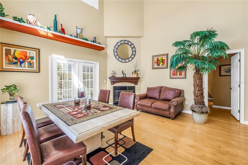 Activo con contrato: $475,000 (3 camas, 2 baños, 1890 Pies cuadrados)