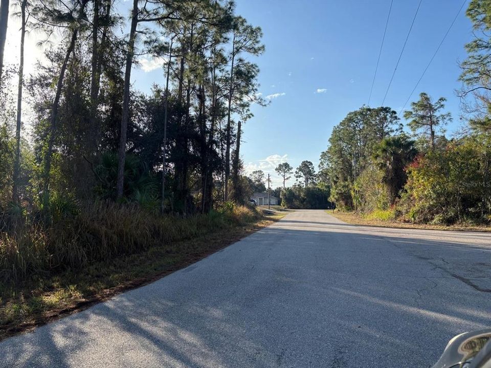 На продажу: $55,000 (0.56 acres)