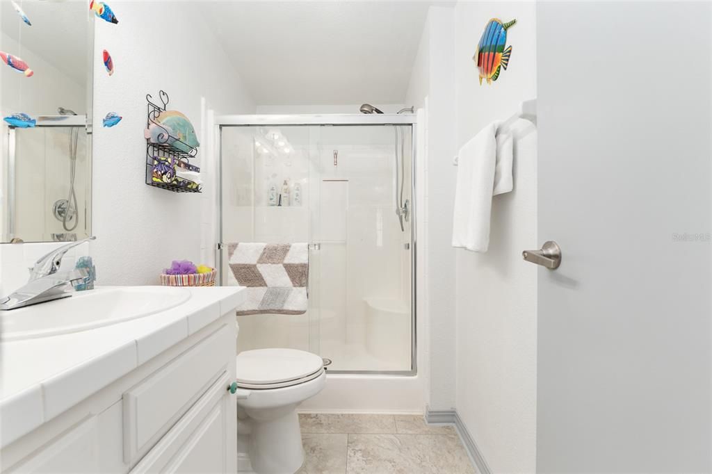 На продажу: $215,000 (3 спален, 2 ванн, 1800 Квадратных фут)