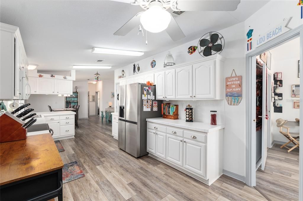 На продажу: $215,000 (3 спален, 2 ванн, 1800 Квадратных фут)