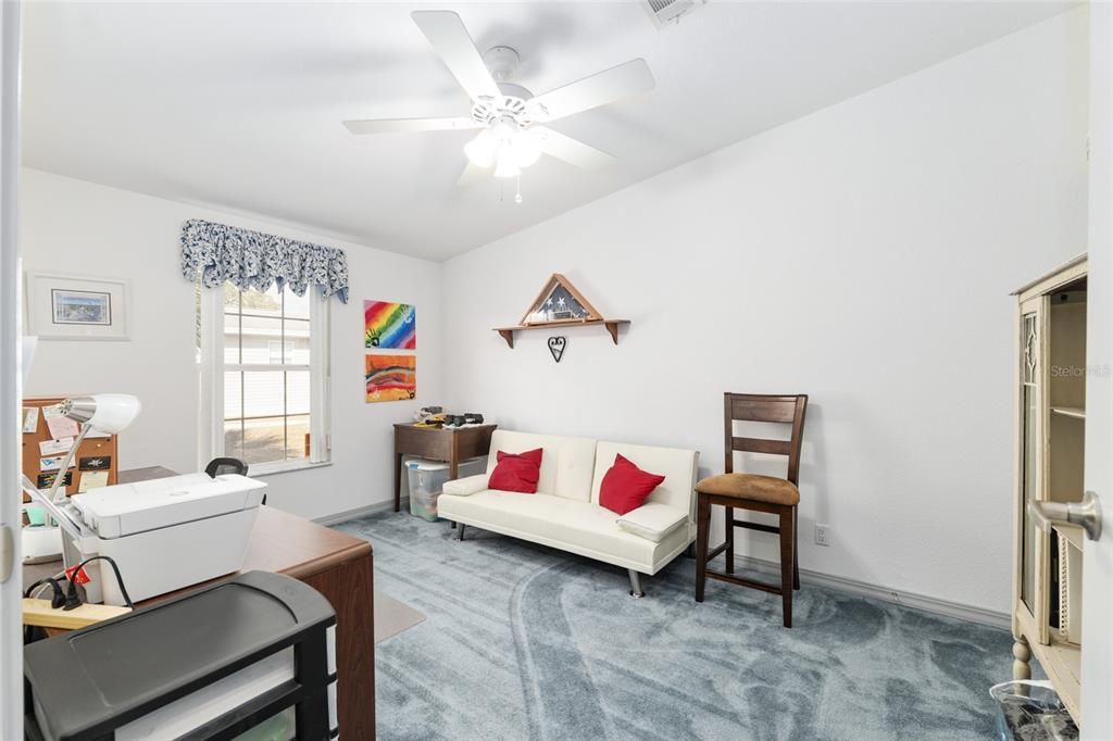 На продажу: $215,000 (3 спален, 2 ванн, 1800 Квадратных фут)