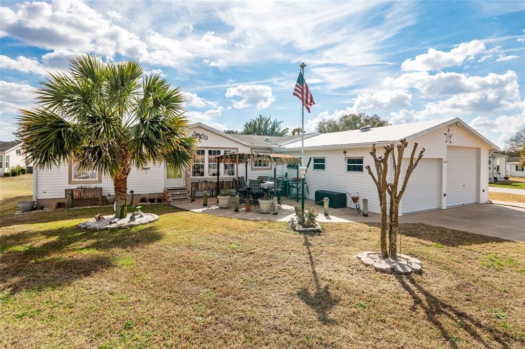 На продажу: $215,000 (3 спален, 2 ванн, 1800 Квадратных фут)