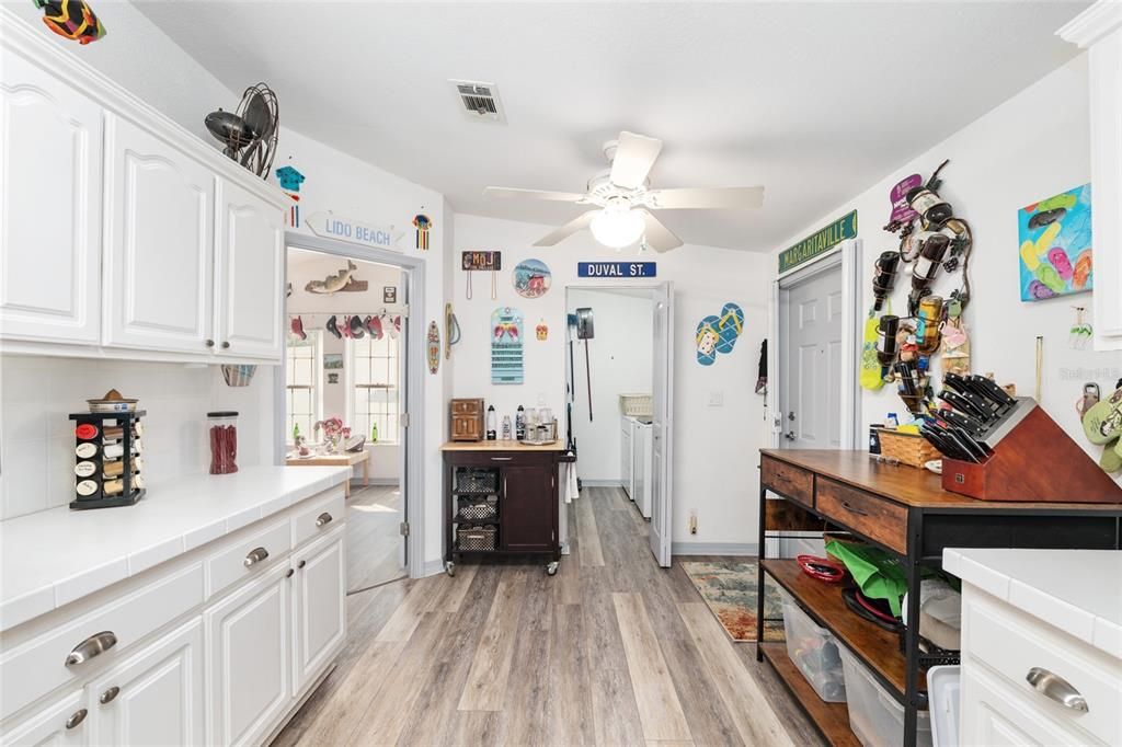 На продажу: $215,000 (3 спален, 2 ванн, 1800 Квадратных фут)