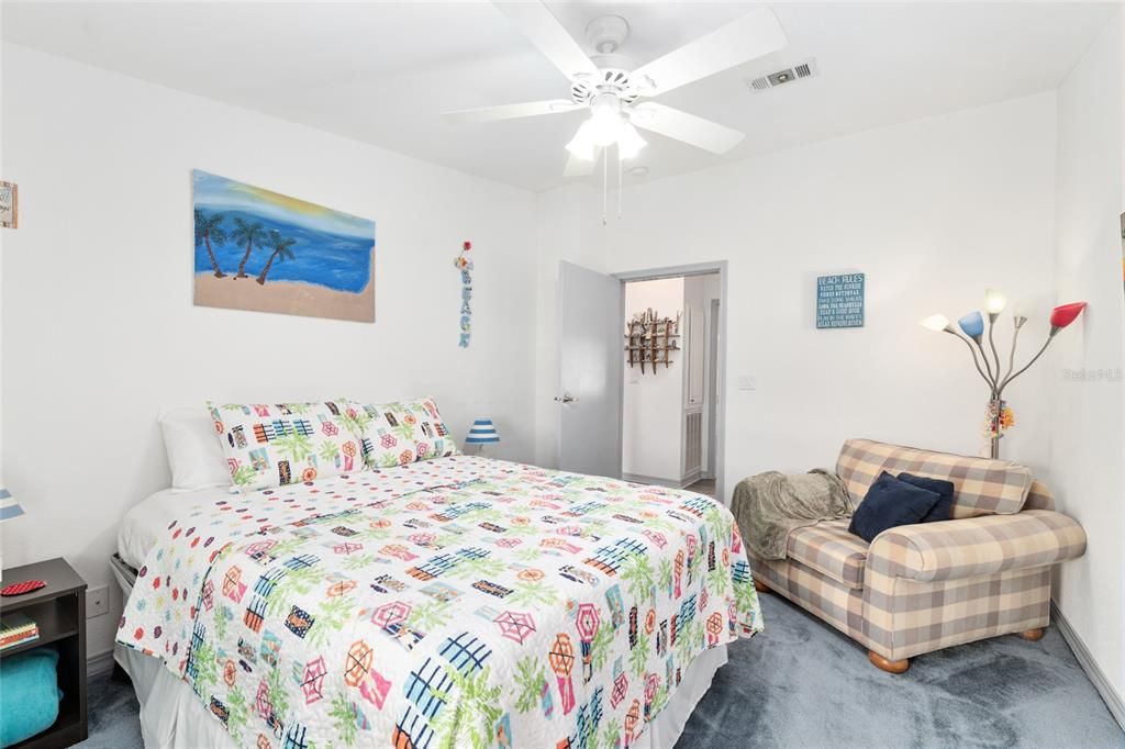 На продажу: $215,000 (3 спален, 2 ванн, 1800 Квадратных фут)