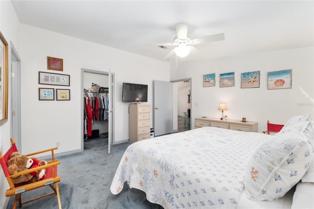 На продажу: $215,000 (3 спален, 2 ванн, 1800 Квадратных фут)