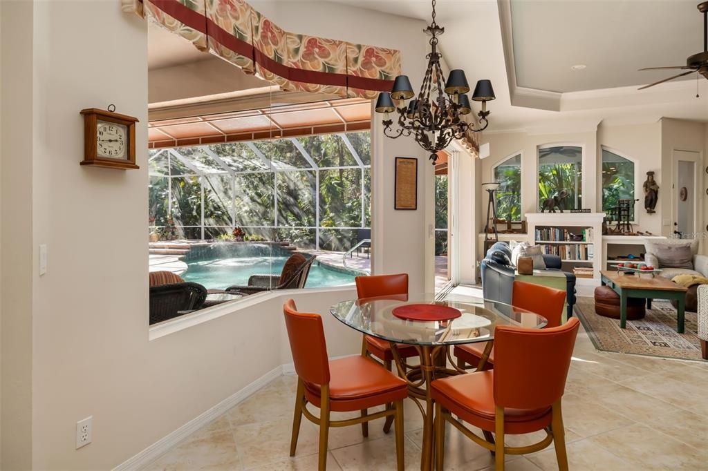 Activo con contrato: $1,575,000 (5 camas, 4 baños, 3447 Pies cuadrados)