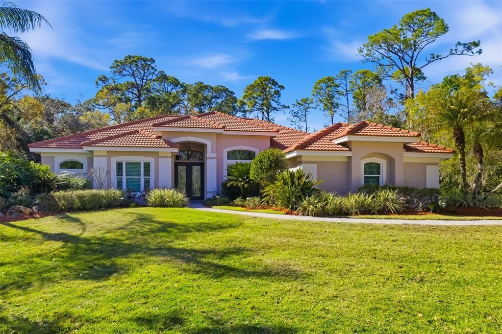 Activo con contrato: $1,575,000 (5 camas, 4 baños, 3447 Pies cuadrados)
