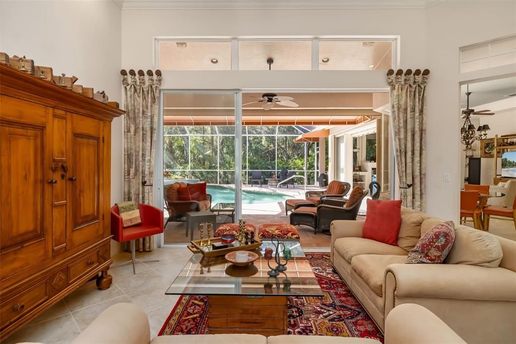 Activo con contrato: $1,575,000 (5 camas, 4 baños, 3447 Pies cuadrados)