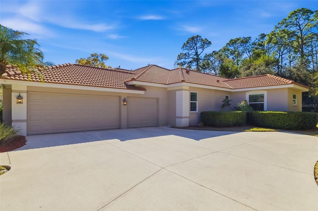 Activo con contrato: $1,575,000 (5 camas, 4 baños, 3447 Pies cuadrados)