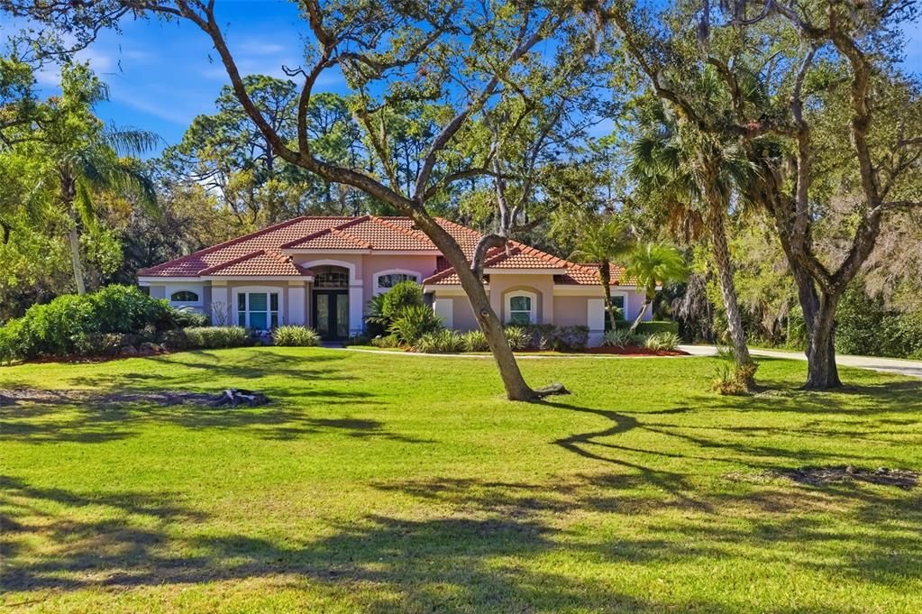 Activo con contrato: $1,575,000 (5 camas, 4 baños, 3447 Pies cuadrados)