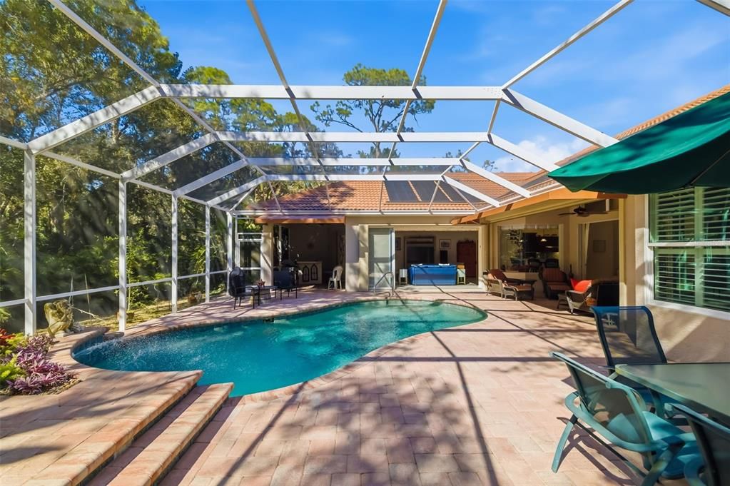 Activo con contrato: $1,575,000 (5 camas, 4 baños, 3447 Pies cuadrados)