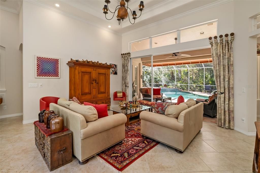 Activo con contrato: $1,575,000 (5 camas, 4 baños, 3447 Pies cuadrados)