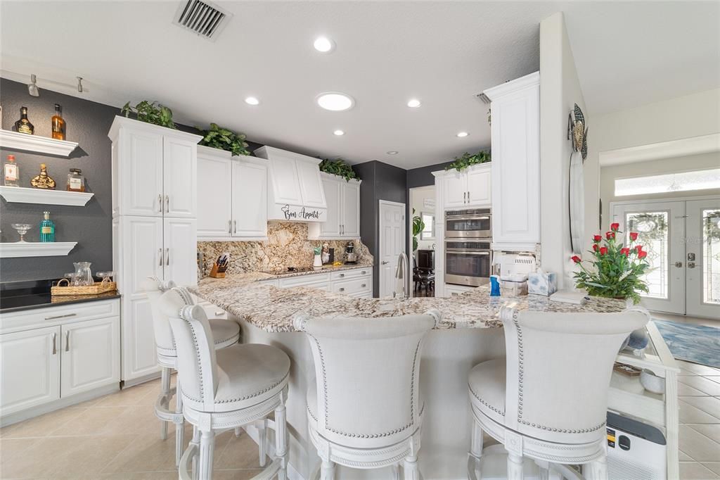 For Sale: $629,900 (2 beds, 2 baths, 1958 Square Feet)