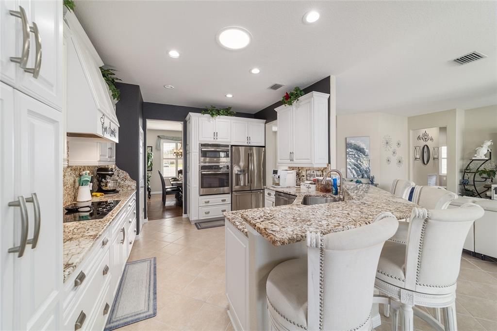 For Sale: $629,900 (2 beds, 2 baths, 1958 Square Feet)