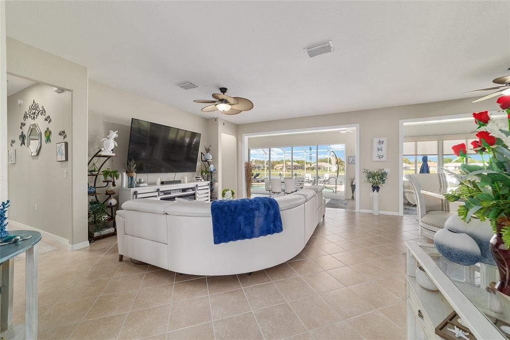 For Sale: $629,900 (2 beds, 2 baths, 1958 Square Feet)