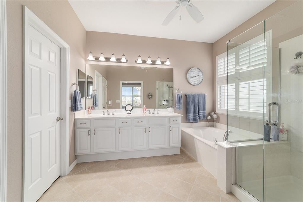 For Sale: $629,900 (2 beds, 2 baths, 1958 Square Feet)