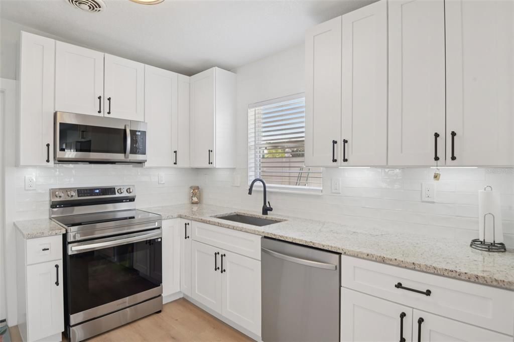 For Sale: $715,000 (3 beds, 2 baths, 1408 Square Feet)
