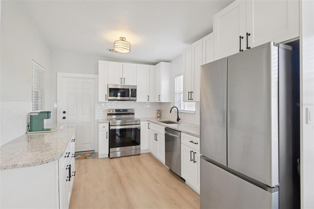 For Sale: $715,000 (3 beds, 2 baths, 1408 Square Feet)