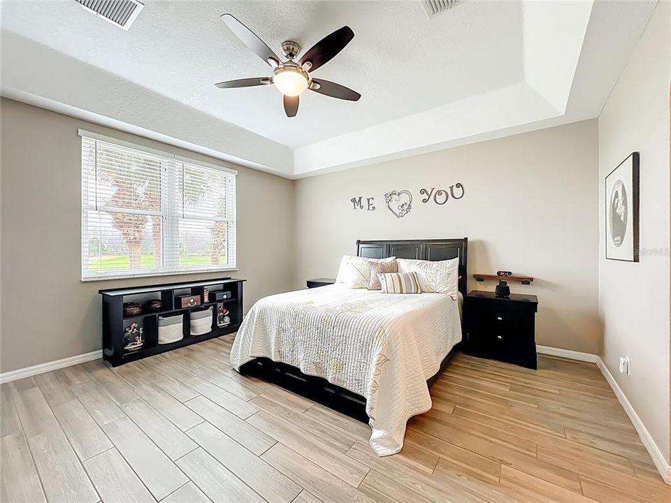 For Sale: $275,000 (2 beds, 2 baths, 1326 Square Feet)