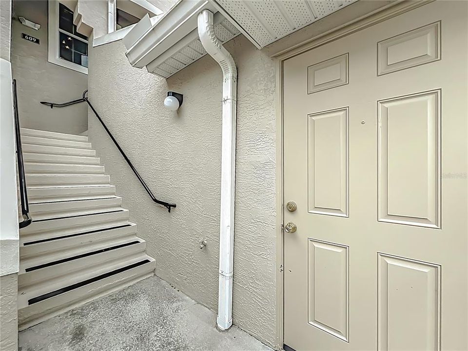 For Sale: $275,000 (2 beds, 2 baths, 1326 Square Feet)