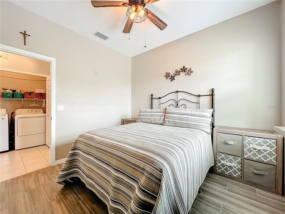 For Sale: $275,000 (2 beds, 2 baths, 1326 Square Feet)