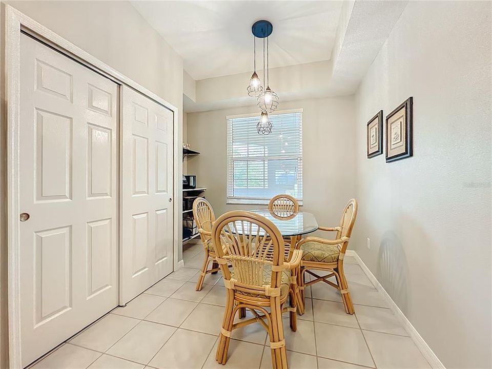 For Sale: $275,000 (2 beds, 2 baths, 1326 Square Feet)