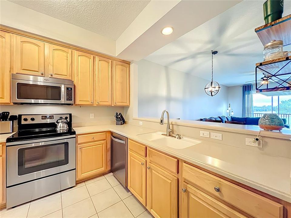 For Sale: $275,000 (2 beds, 2 baths, 1326 Square Feet)